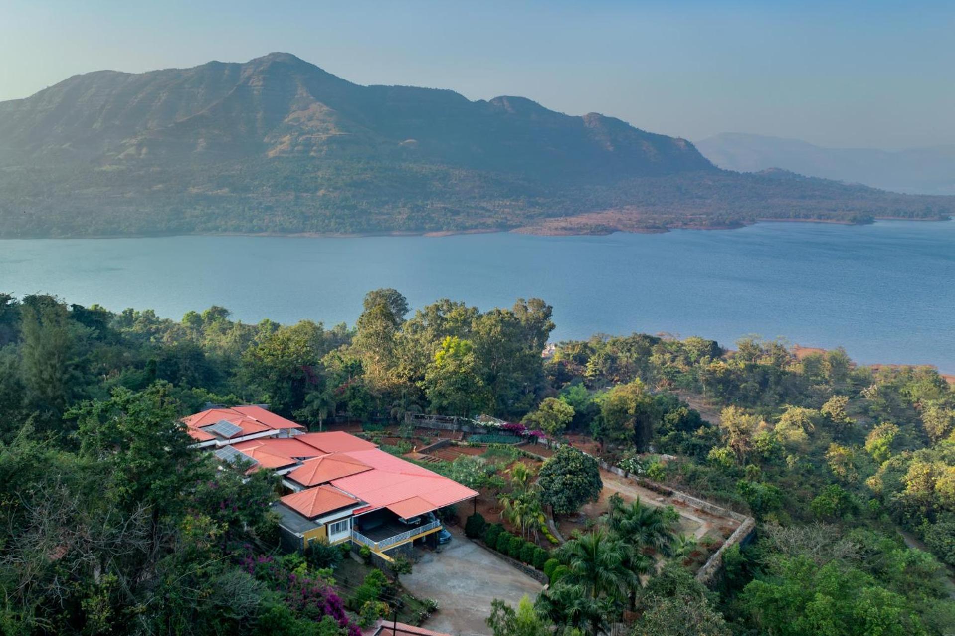 Ekam Lake House: Mountain Views & Wellness Retreat Pune Exterior photo