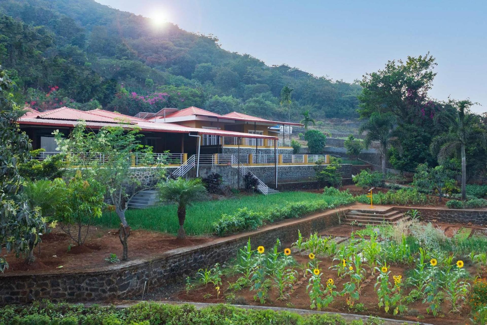Ekam Lake House: Mountain Views & Wellness Retreat Pune Exterior photo